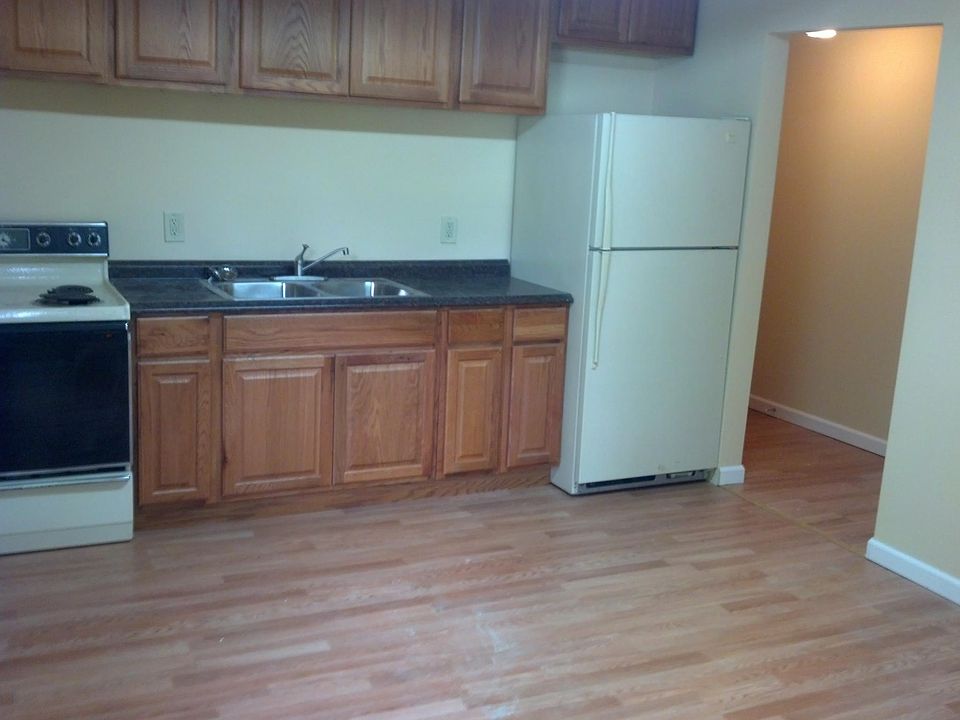 2nd image of 204 W Lester Ave