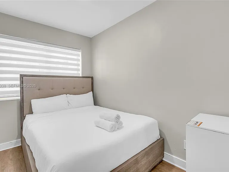 10006 E Bay Harbor Dr #16 — Photo 3