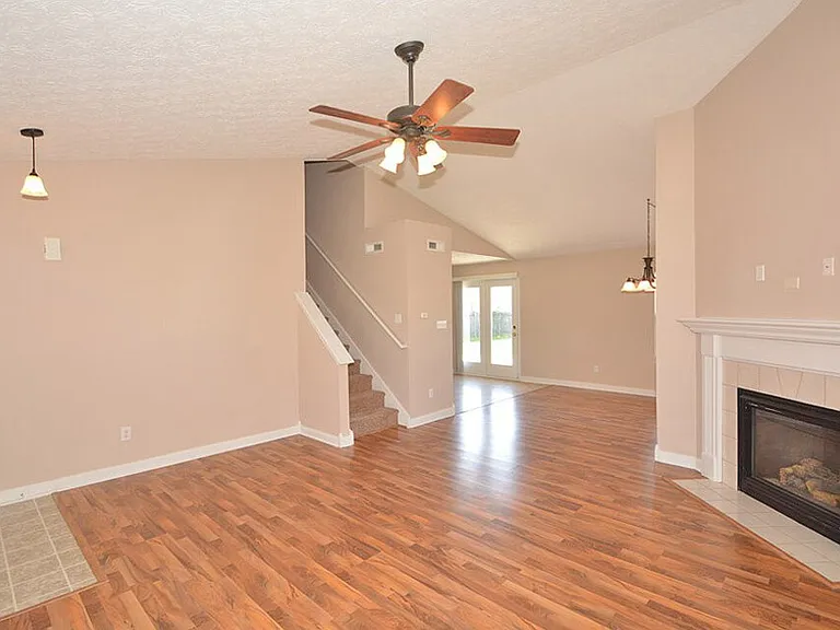6917 Tree Top Ln — Photo 5