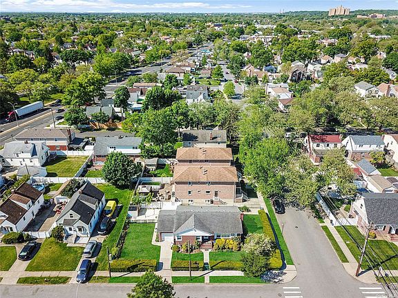 3rd image of 77-06 269th St