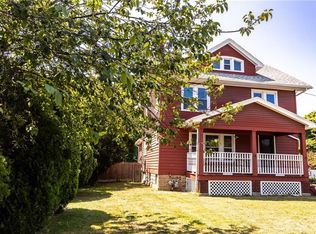 127 Redfern Dr, Rochester, NY 14620