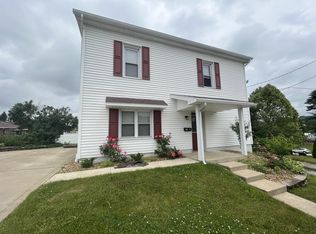 207 Sycamore St #B, Jeannette, PA 15644
