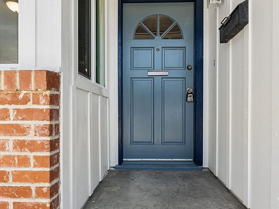 2nd image of 2405 W Princeton Avenue