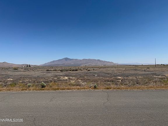 4th image of 15 Paradise Ranchos Dr
