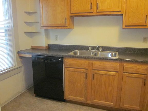 4th image of 832 Columbia Ave #2A