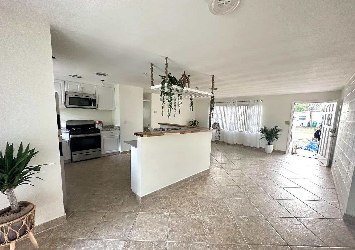 250 Andros Dr — Photo 4