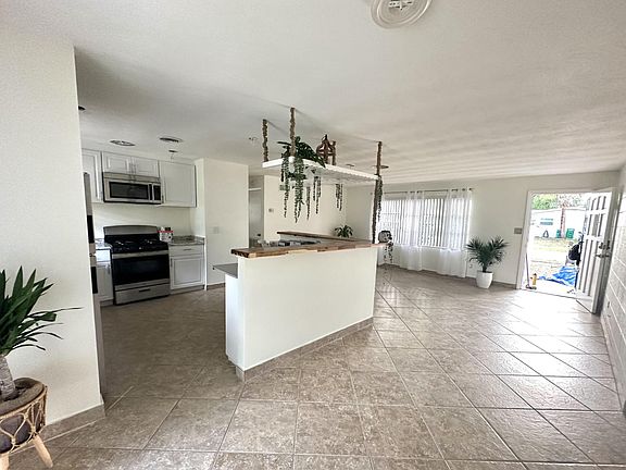 4th image of 250 Andros Dr