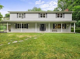 25 Tamarack Dr, Hopewell Junction, NY 12533