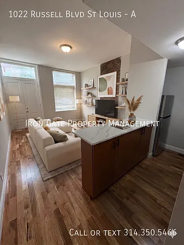 1022 Russell Blvd Photo 1