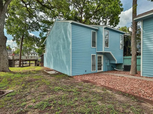 807 Paradise Ln, Montgomery, TX 77356