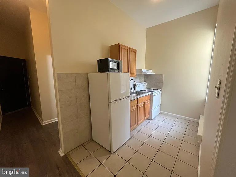 4061 Powelton Ave #1F — Photo 3