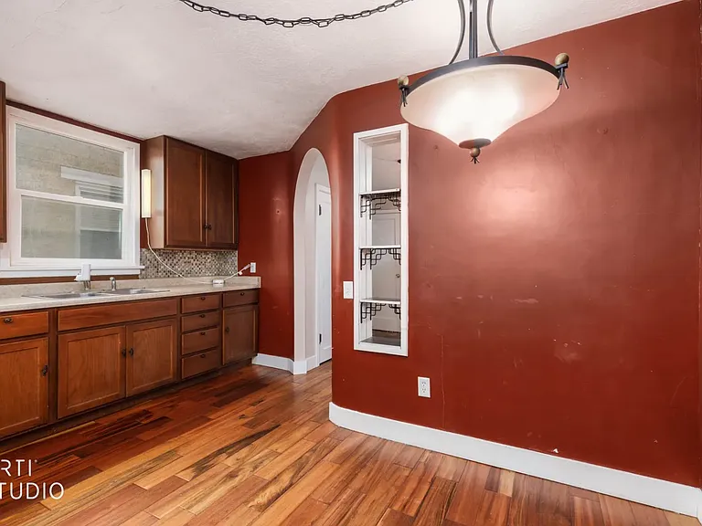 62 W 115 N #201 — Photo 6