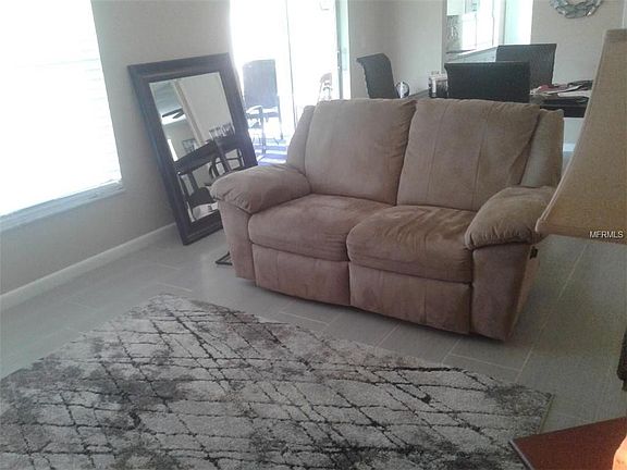 3rd image of 905 Gaines Way Dr