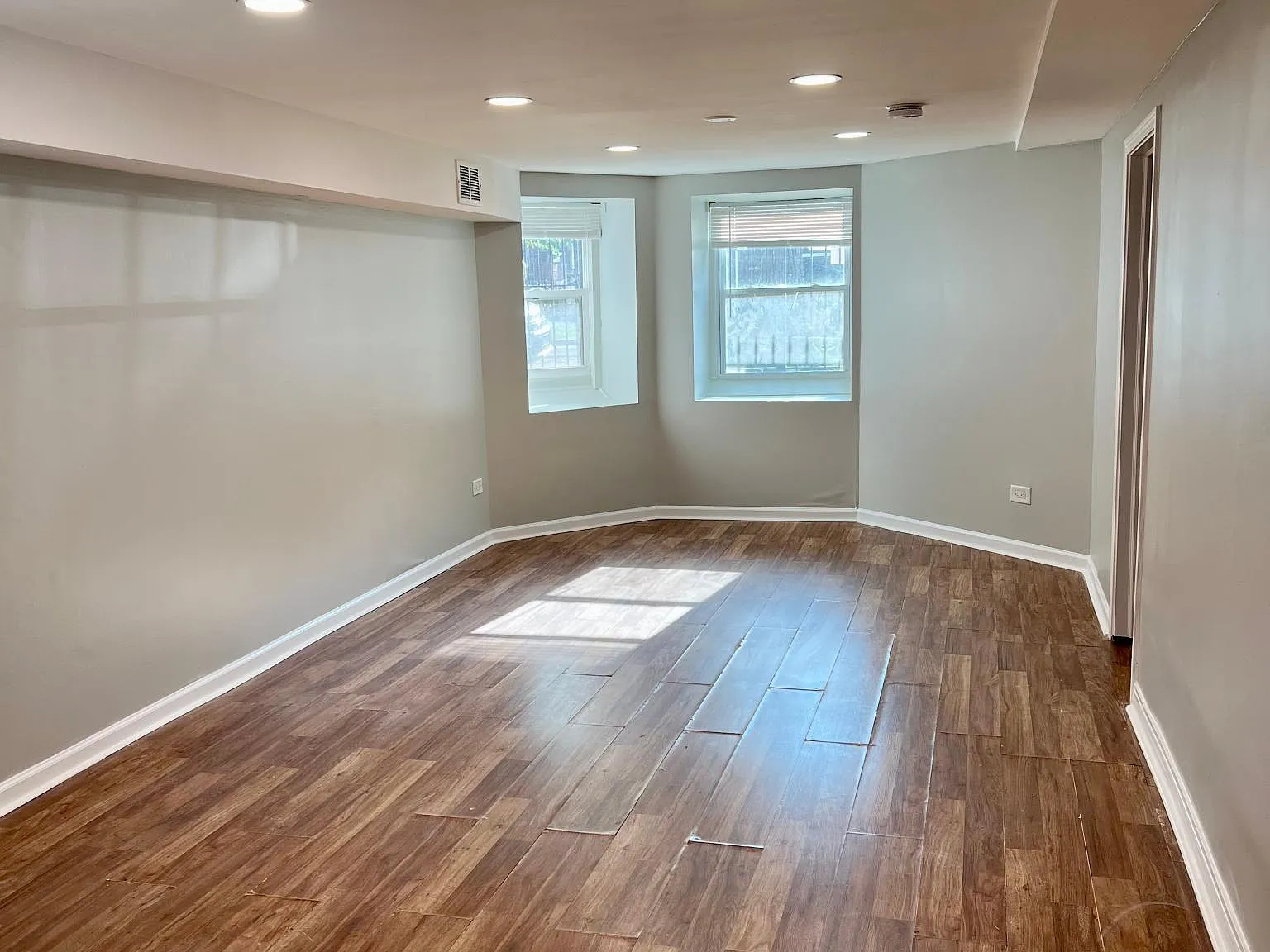 2 bed, 1200 sqft, $2,695 — Photo 2