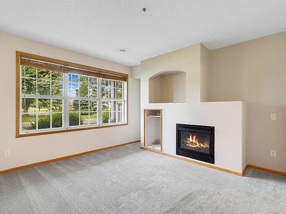 2nd image of 11385 Chisholm Cir NE Unit E