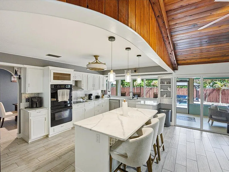 1326 SW Bartell Ave — Photo 30