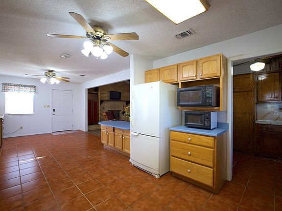 3rd image of 8881 Rust Rd