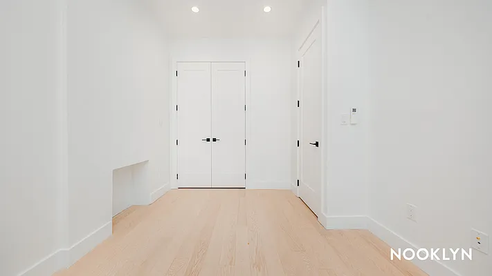 Rented by Nooklyn NYC LLC | media 18