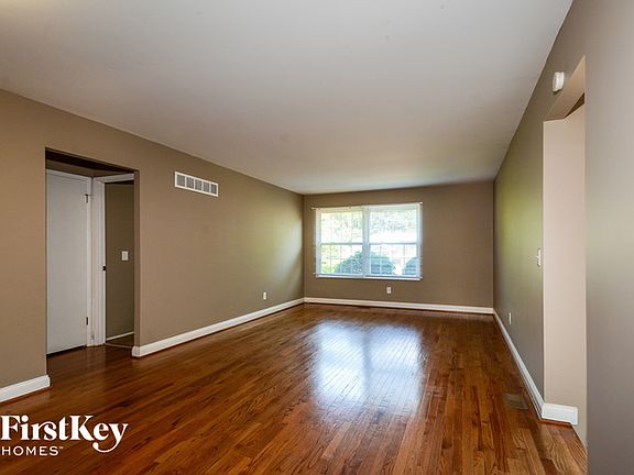 3rd image of 11686 Forestel Ct