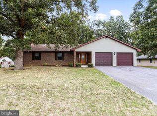 1847 Leafmore Rd, Chambersburg, PA 17202