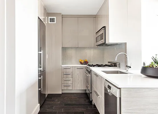 Sold by Warburg | media 17