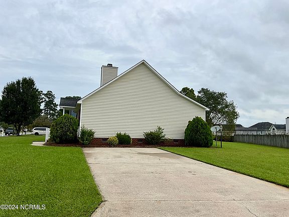 2nd image of 2631 Jasmine Drive
