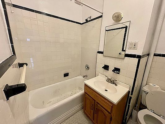 5th image of 382 Parkside Ave Floor 3