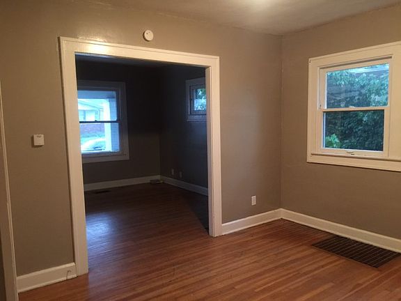 4th image of 838 N Gladstone Ave