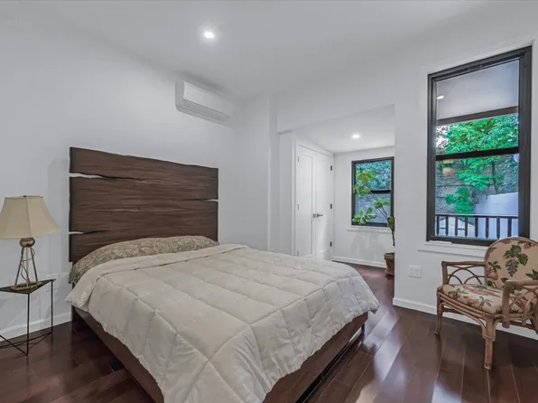 1324 Eastern Parkway image 12 of 37