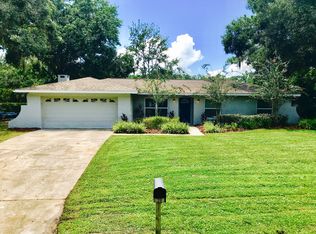 18208 Abbey Ln, Lutz, FL 33548