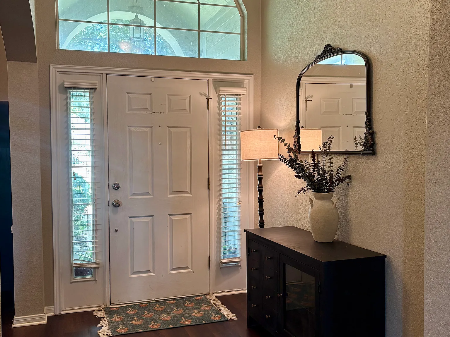 4 bed, 1862 sqft, $2,200 — Photo 2