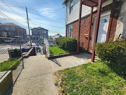 Rented by Astoria Realty | media 23