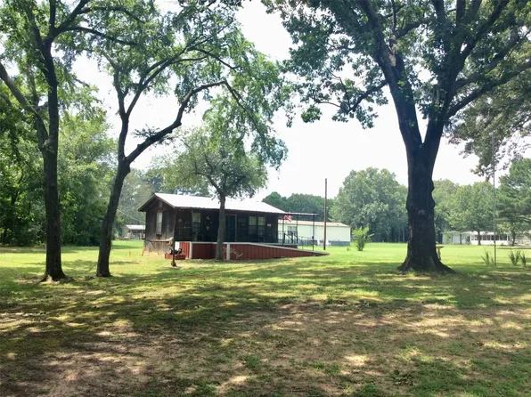 180 Stephen F Austin Rd, Honey Grove, TX 75446