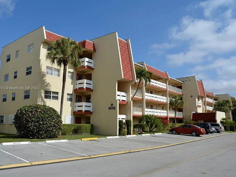 1020 Country Club Dr #406 — Photo 22