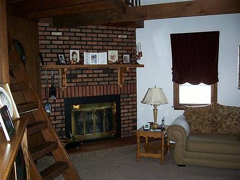 5th image of 156 Pekin Ave