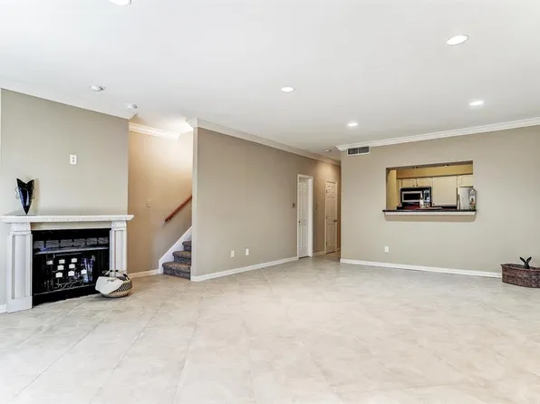 236 Wilcrest Dr, Houston, TX 77042