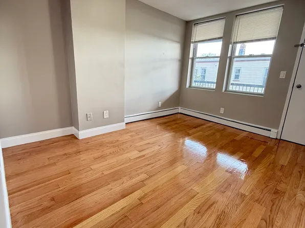 67 Shawmut St, Chelsea, MA