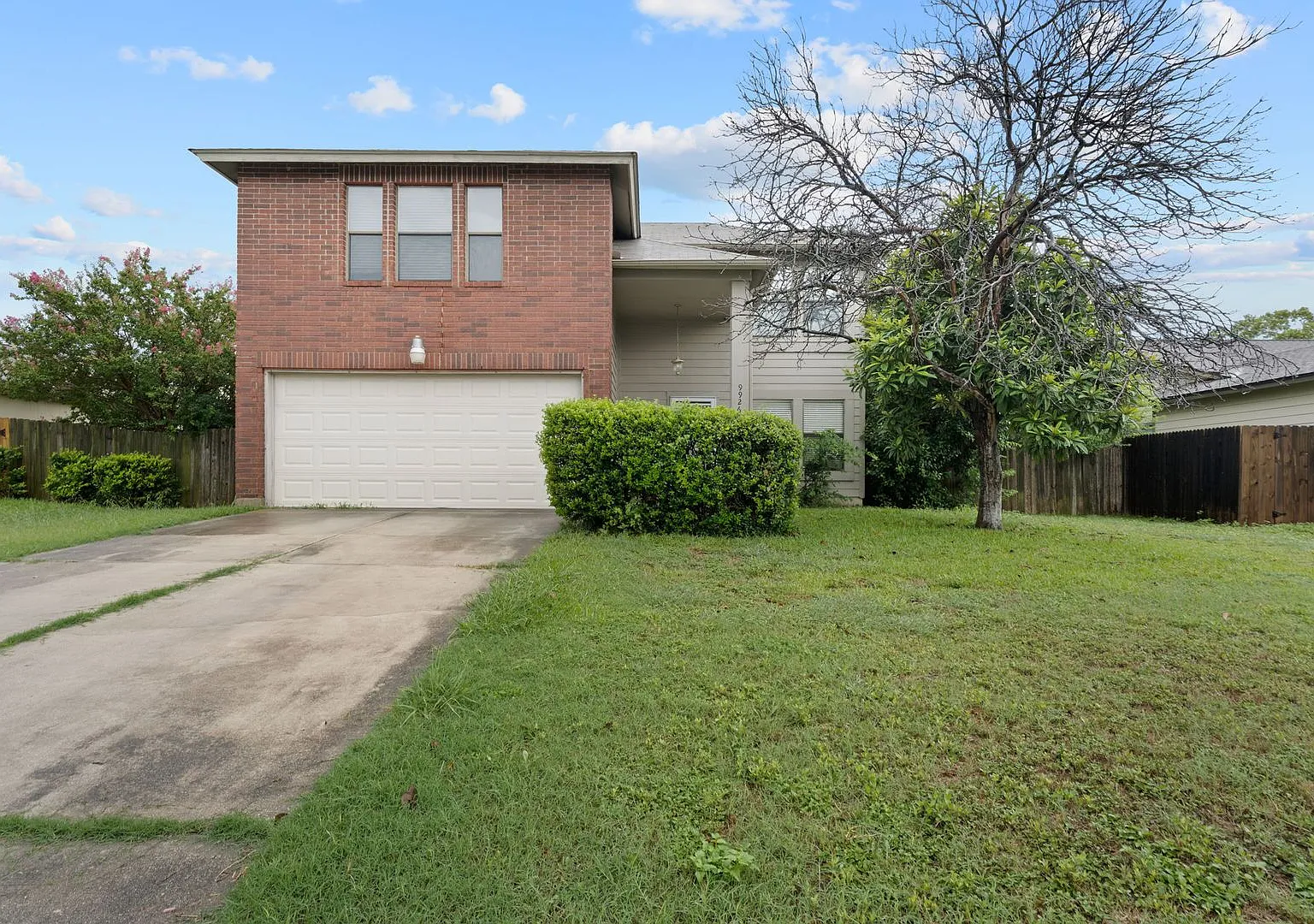 3-bedroom, 2.5 bathroom located in Northwest Crossing Subdivision — Photo 1