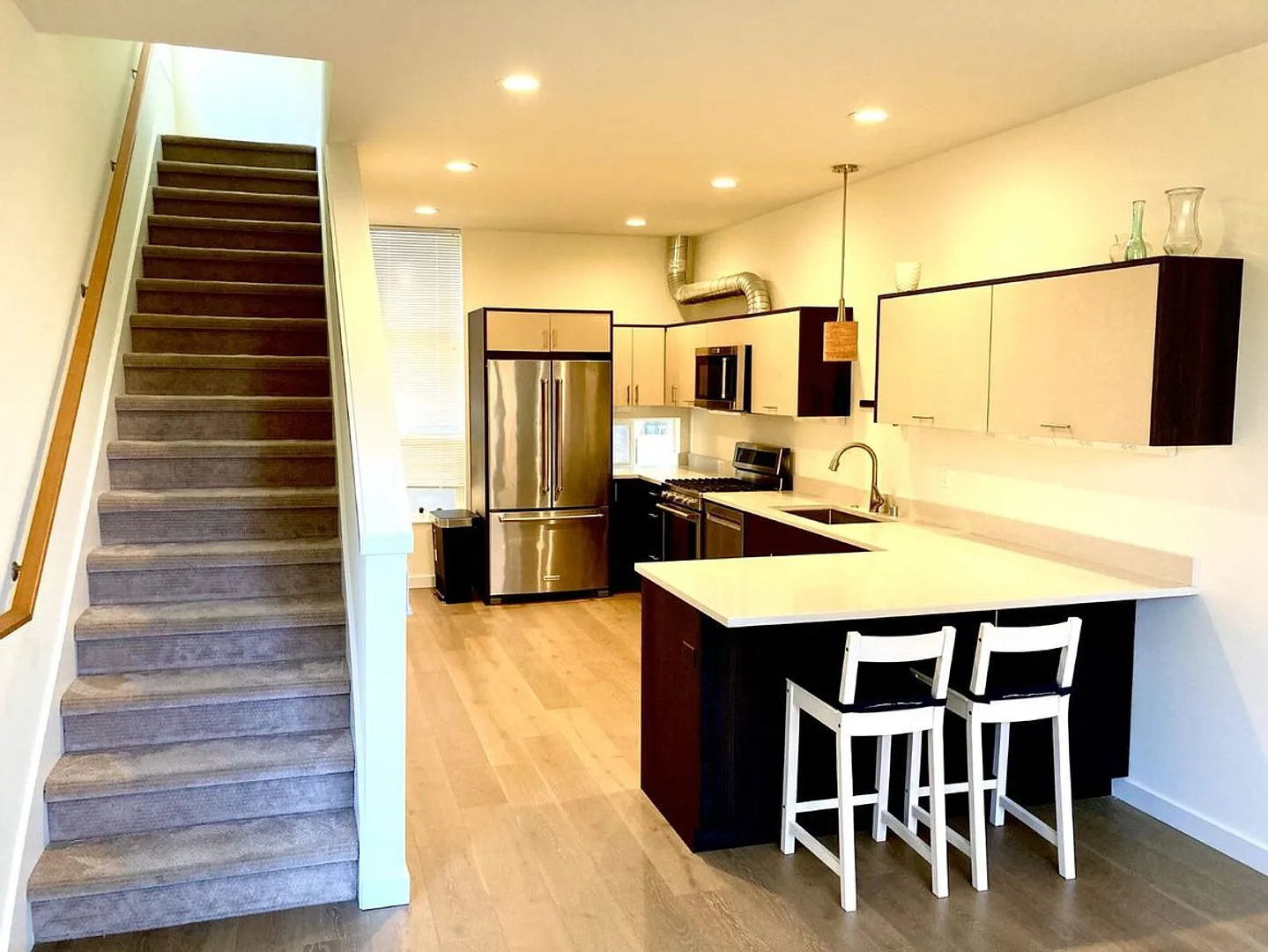 Gorgeous 3-bedroom, 2-bathroom Rowhouse in Sandpoint! — Photo 2