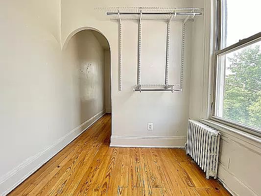5th image of 256 Withers St