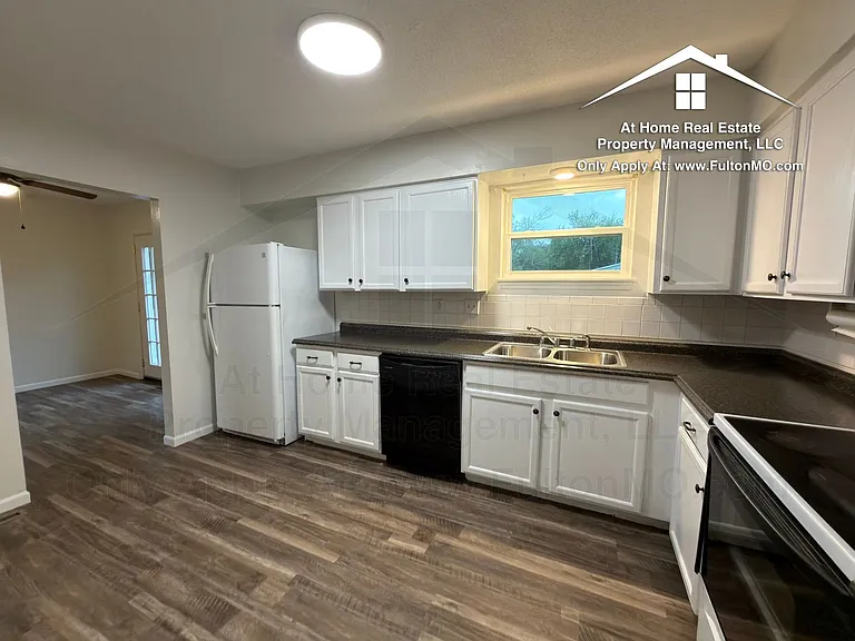 1 Locust Ln — Photo 8
