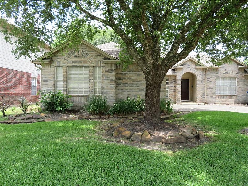 Traditional Home with Brick on 3 Sides, 1634 SF, 4 Bedrooms, 2 Full Baths and 2 Car Attached Garage with Opener, in Klein ISD, for great schools. Home NEVER FLOODED.