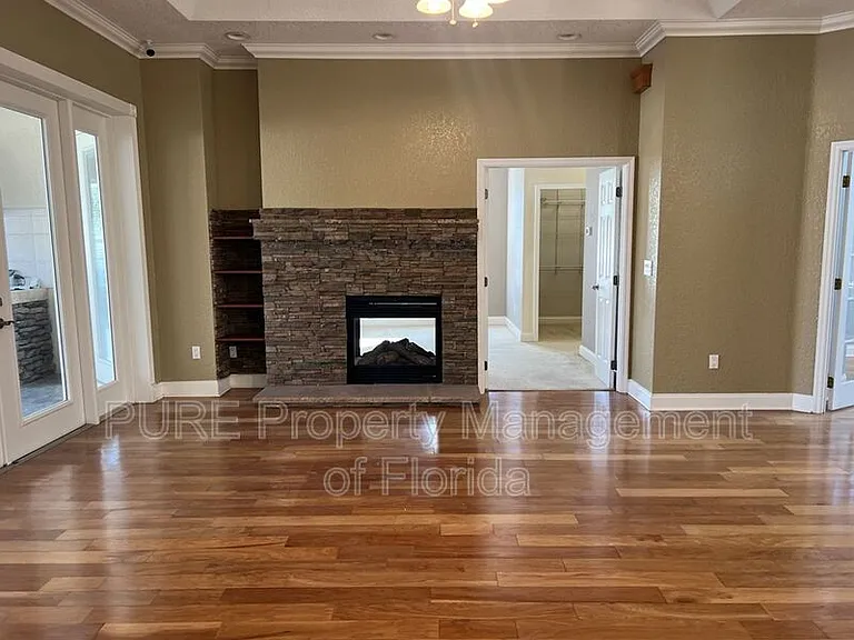 1035 SW 33rd Pl — Photo 10