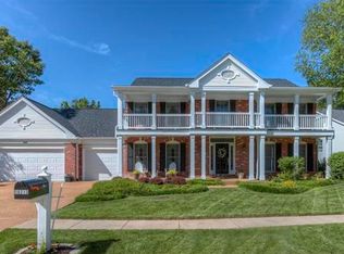 16213 Berry View Ct, Ballwin, MO 63011