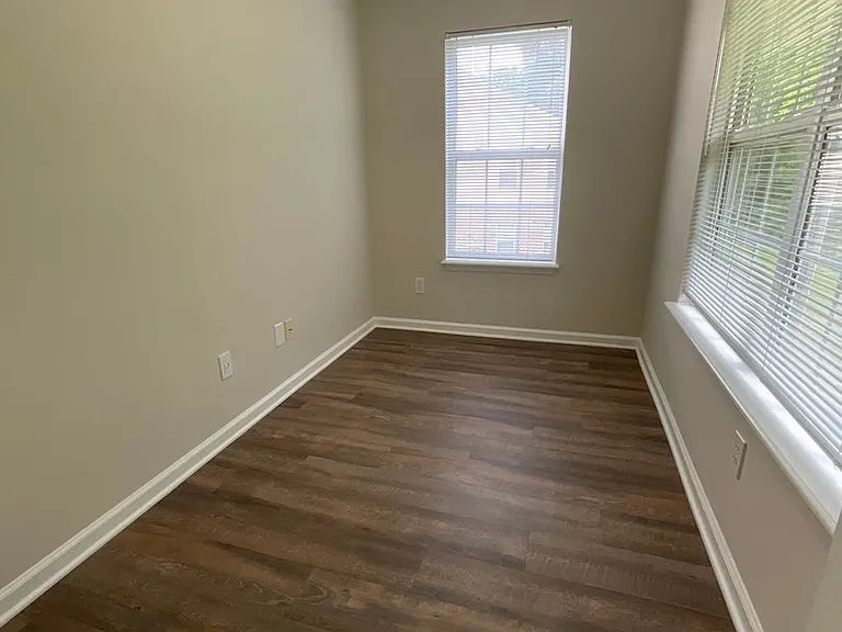 Meridian Park Apartments — Photo 58