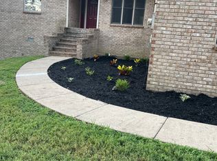 1005 Forestpointe Dr, Hendersonville, TN 37075