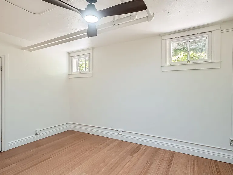 954 N Pearl St — Photo 5