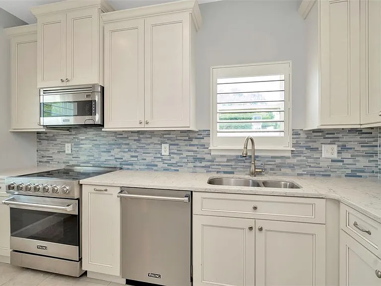 3213 Marcellus Cir — Photo 12