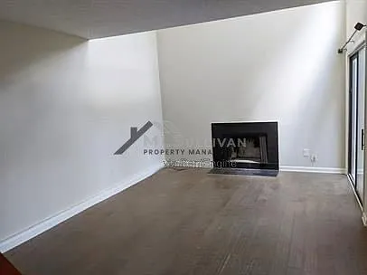 4101 Five Oaks Dr #26 — Photo 2