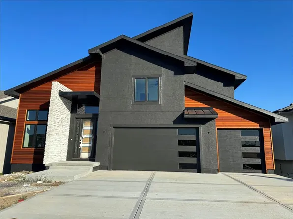8787 Ginger St, Lenexa, KS 66227